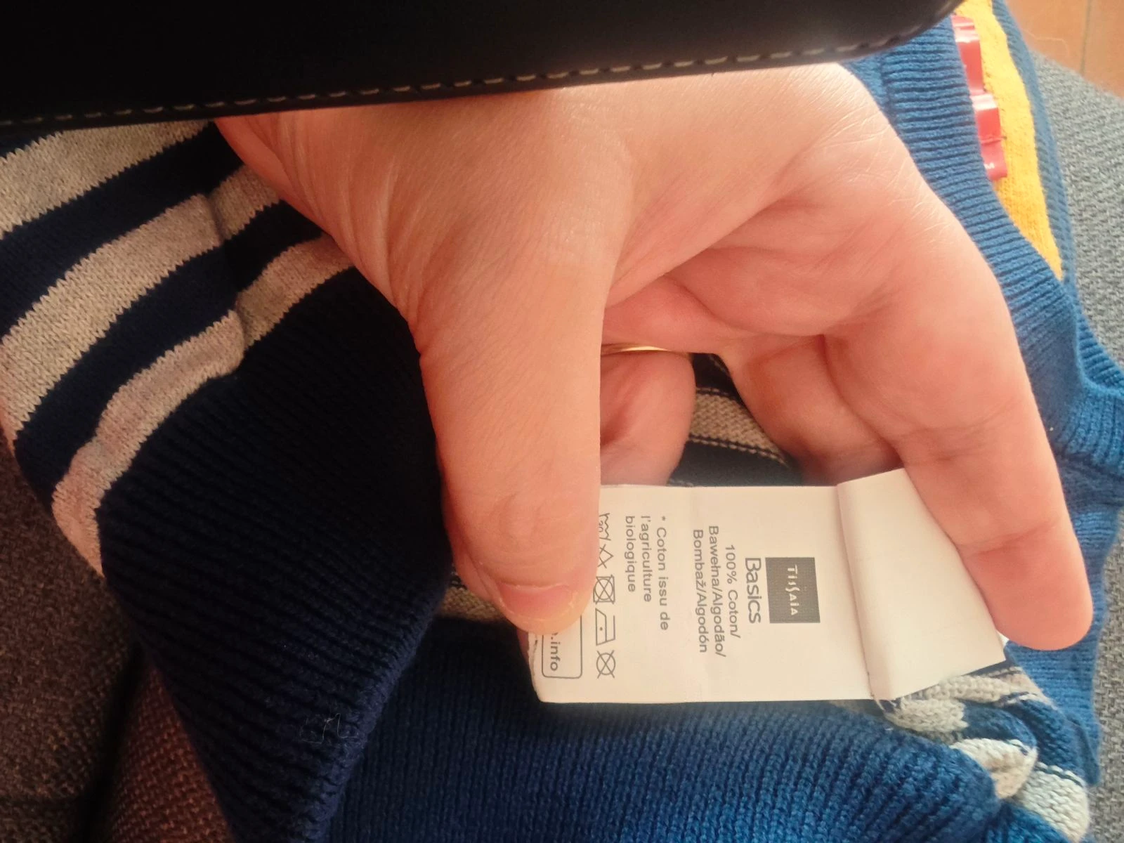 Pull fin marine et jaune à rayure grise taille 6 ans – photo 3